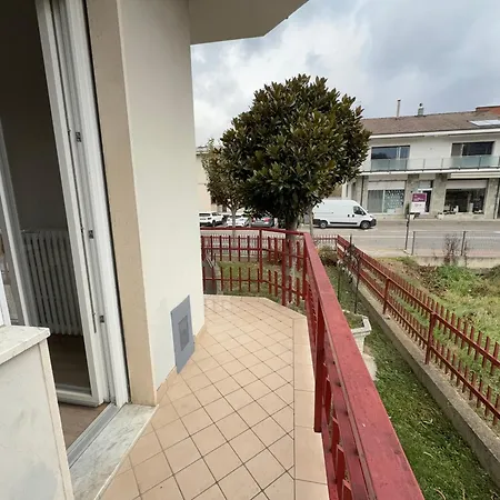Private Parking, With A View Of The Hills *
