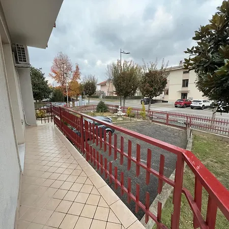 Private Parking, With A View Of The Hills *